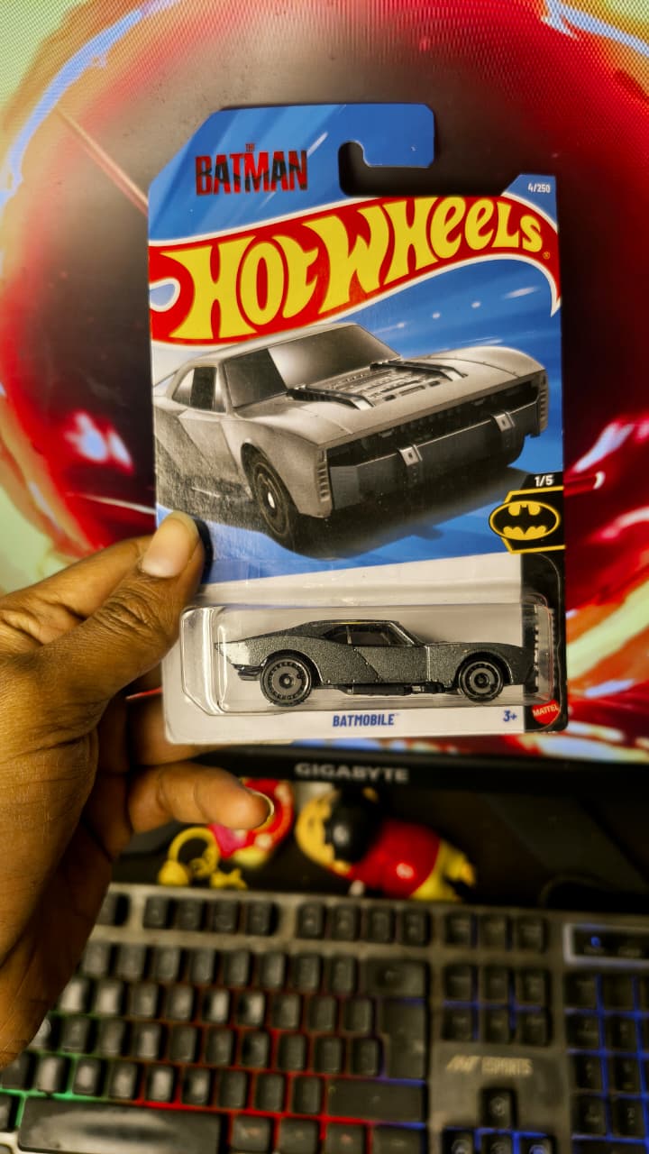 Hot Wheels Batman Batmobile – DC Edition Collectible